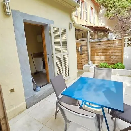 T2 Cosy Avec Jardin, Piscine & Parking Privatif *