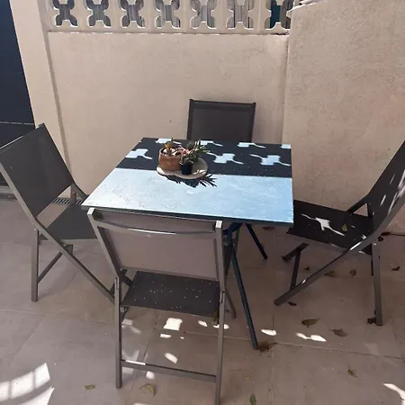 Apartment T2 Cosy Avec Jardin, Piscine & Parking Privatif *